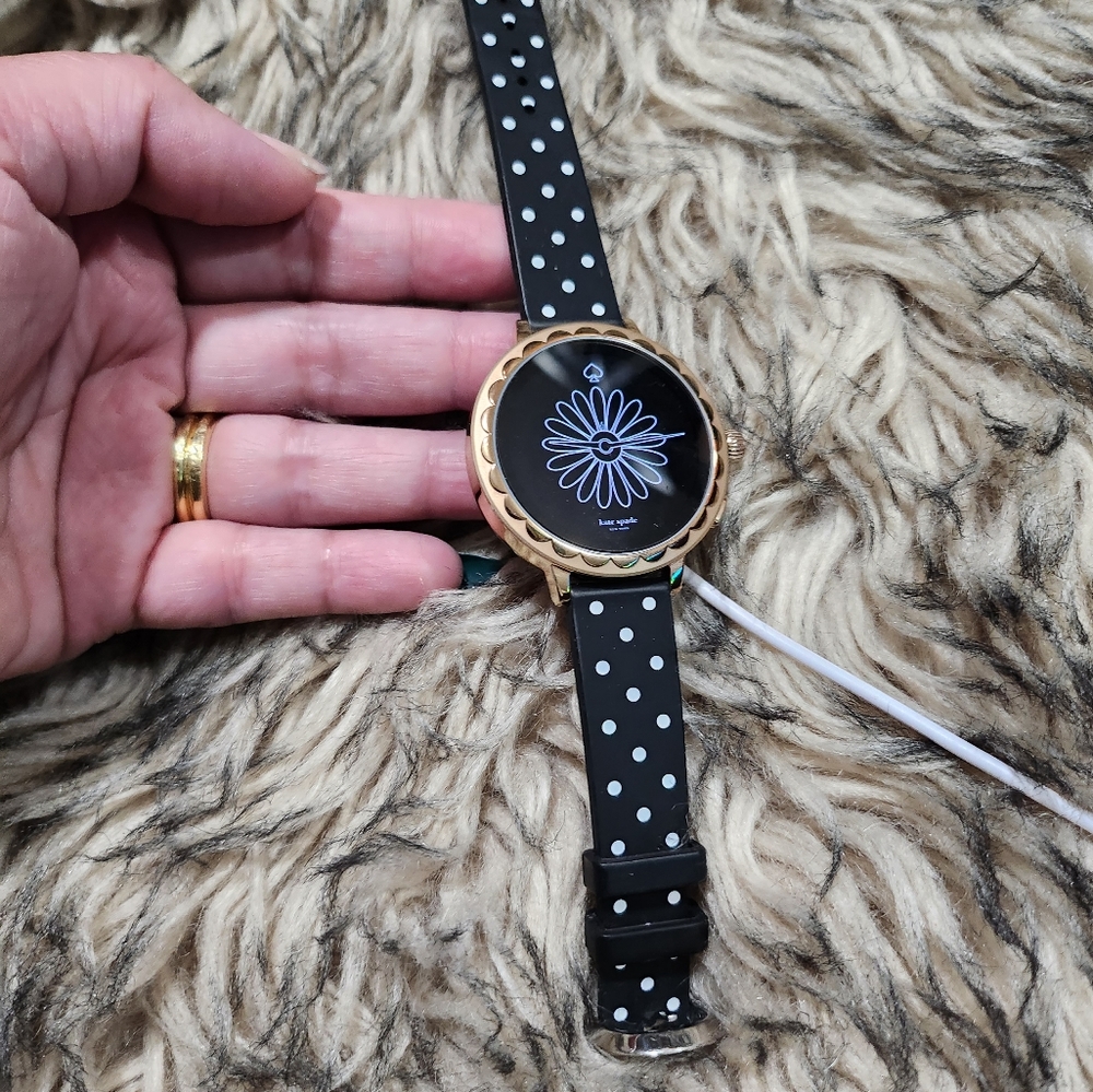KATE SPADE SCALLOP WATCH